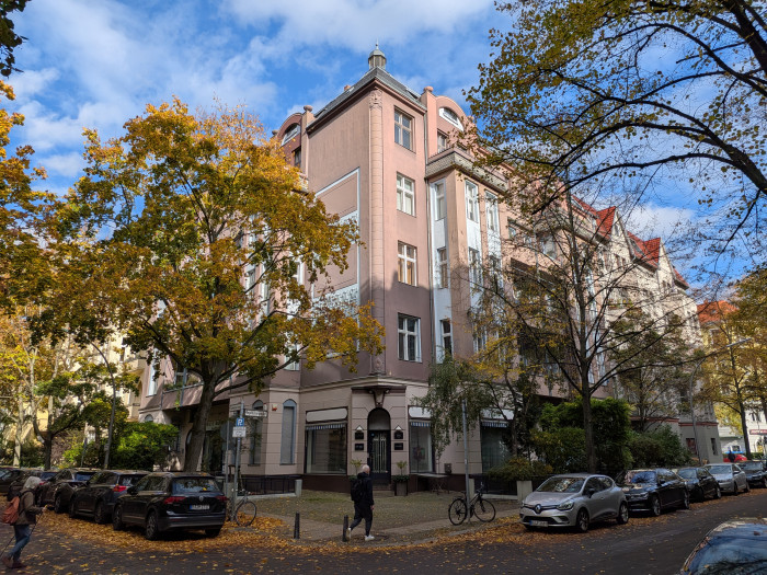 Das Pixel 10 Pro Fold bekommt die Belichtung und die Farben realistisch hin. (Bild: Tobias Költzsch/Golem)